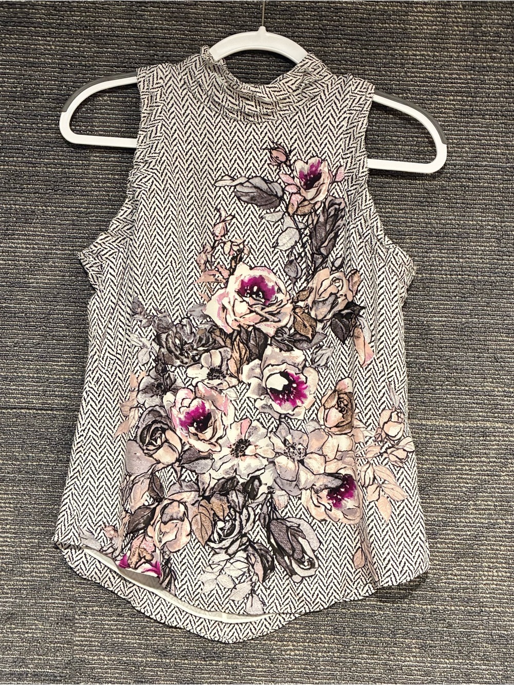 White House Black Market Sleeveless Floral Mock Neck Top in Black & Pink